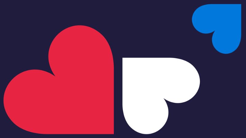 Trois cœurs superposés de couleur bleue, bleu pâle et rouge sur un fond bleu foncé